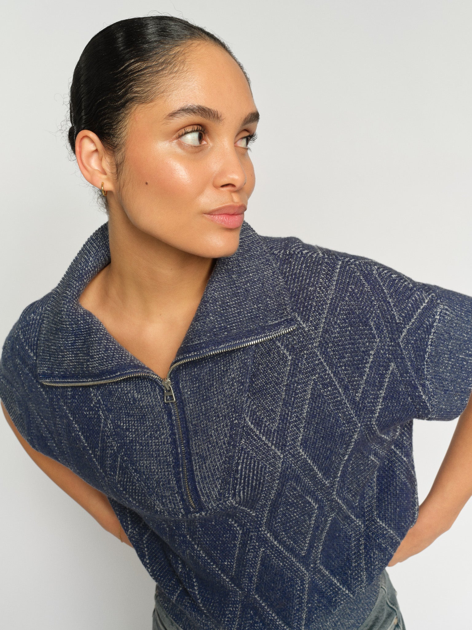 Modelshot / Crown Blue / Detail